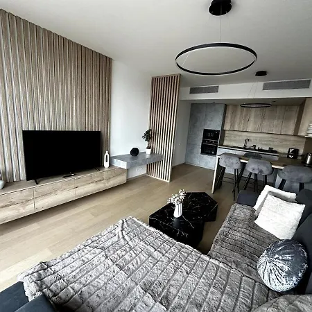 Stylish 17Th-Floor View Apt 公寓